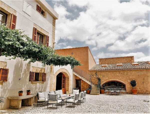 Alquiler de casas para eventos Alquiler casas para eventos Alquiler casas para eventos empresa Casas para eventos Casas para eventos mallorca Casas para eventos con piscina Fincas para eventos en mallorca Finca eventos mallorca Mansion eventos Fincas para bodas en mallorca Finca con piscina para cumpleaños Estancia de lujo Estancia de lujo España Estancia de lujo Mallorca Estancia de lujo Baleares